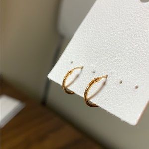Small gold hoops